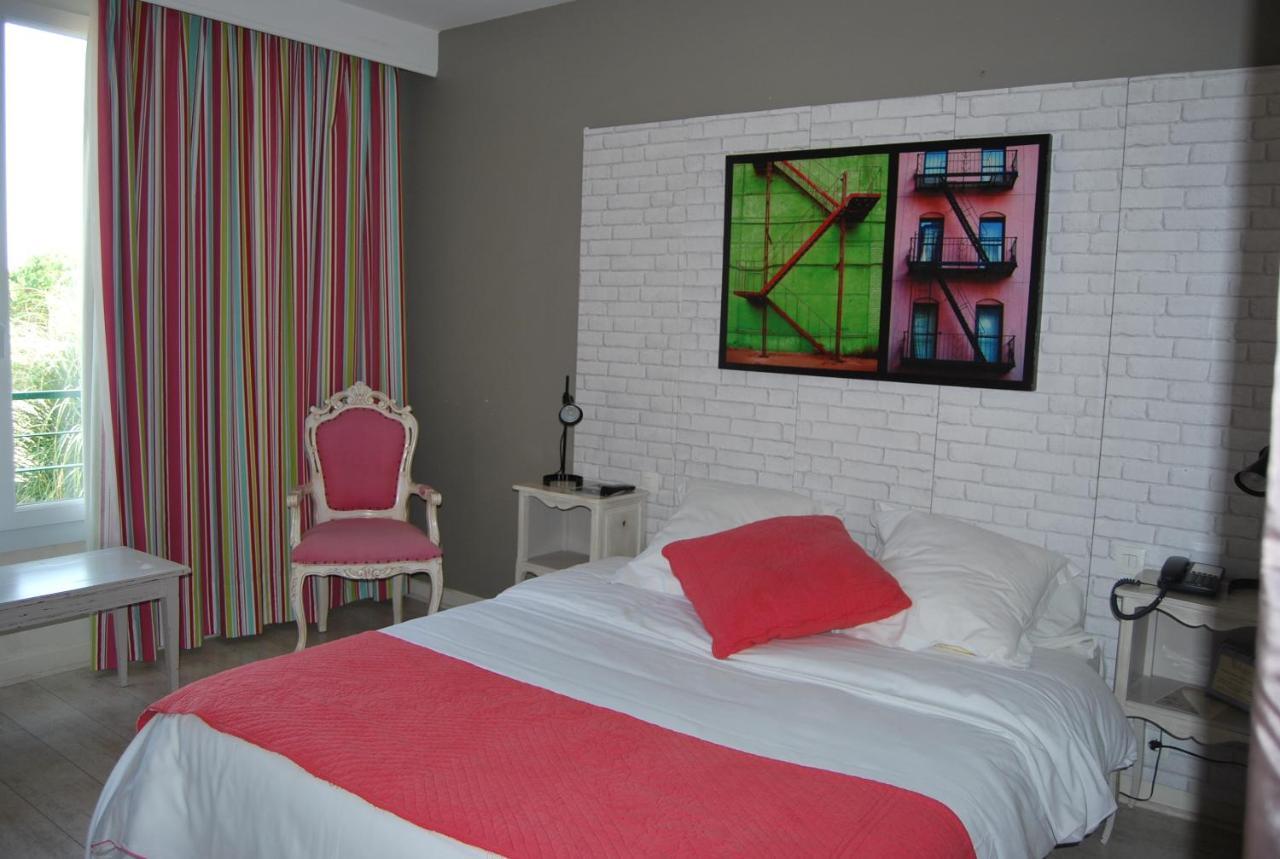 Logis Hotel Restaurant Les Aubuns Caissargues Quarto foto
