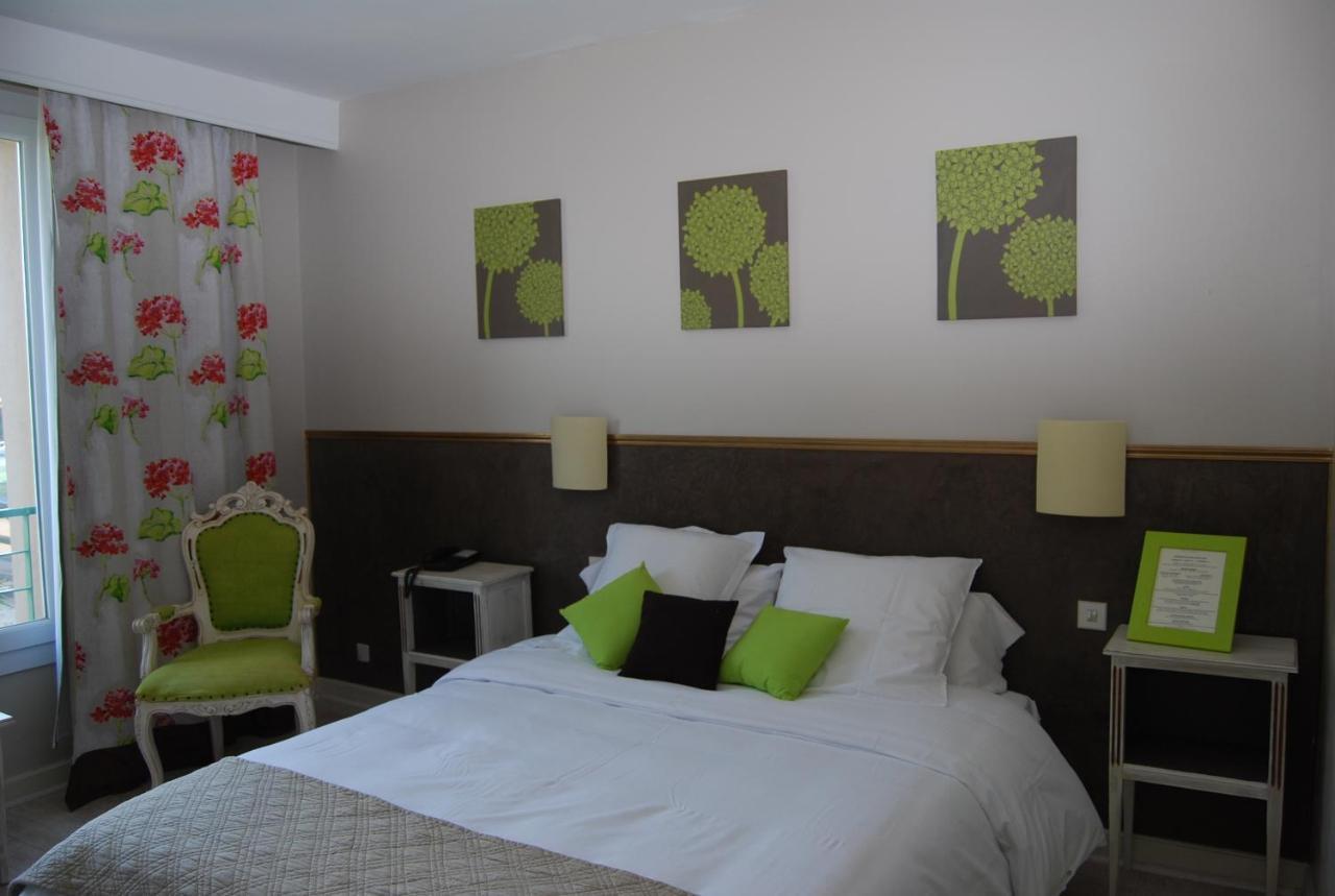 Logis Hotel Restaurant Les Aubuns Caissargues Quarto foto