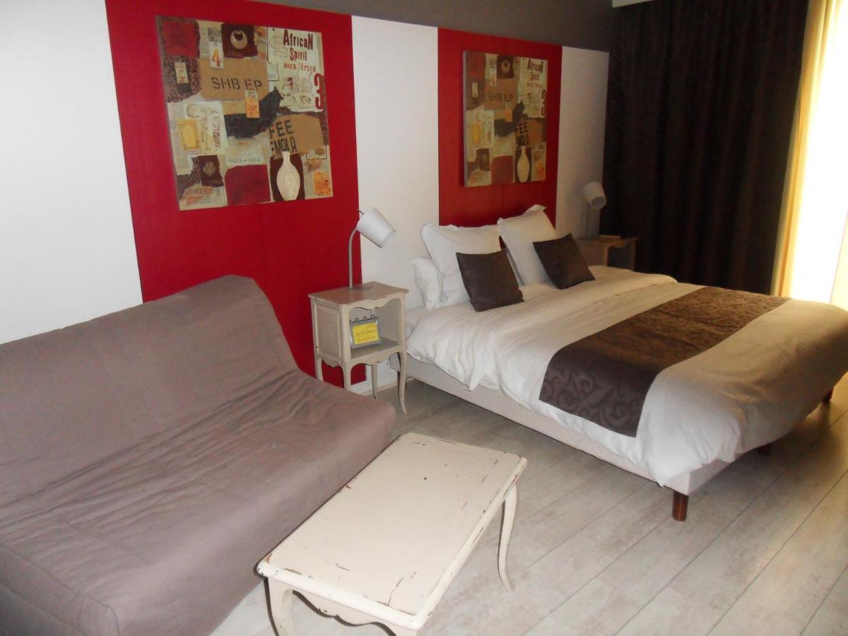 Logis Hotel Restaurant Les Aubuns Caissargues Exterior foto